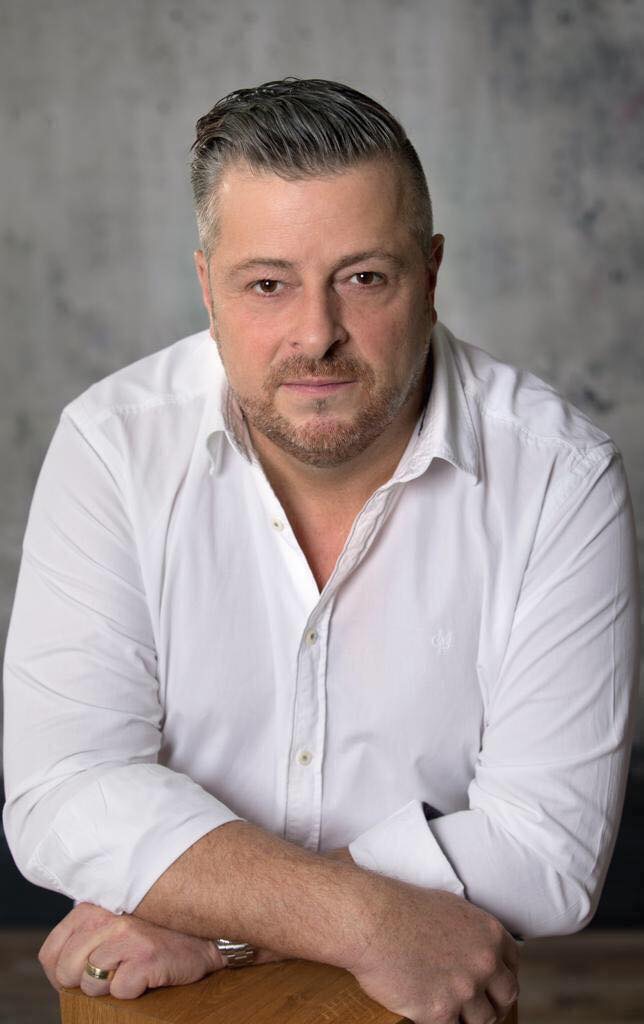 Volker Heckmann Inhaber der Hairlounge Kaiserslautern erweitert sein Dienstleistungsspektrum